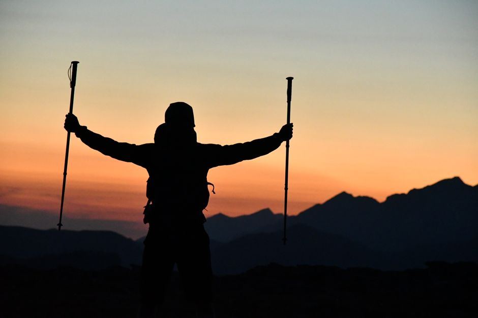 trekking poles for tall hikers and extended length buying guide